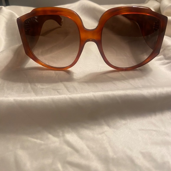 Gucci oversized sunglasses main image 11